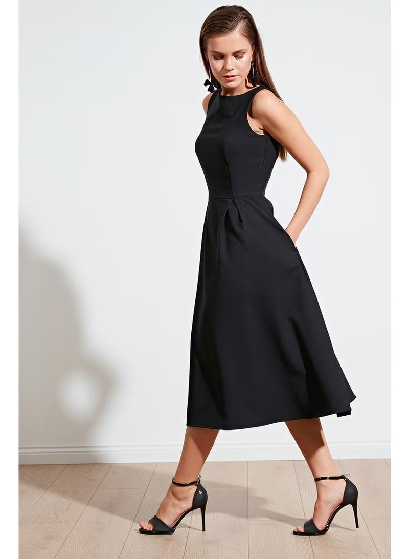 Barbora Collared Fit-and-Flare Dress - Image 4